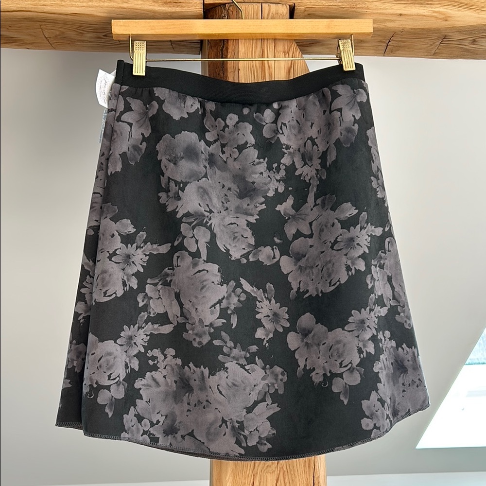NWT Women’s Handmade Suede Skirt Size Medium